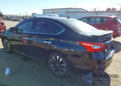 2018 Nissan Sentra Sr z USA, uszkodzony, nr VIN 3N1AB7AP1JY216324
